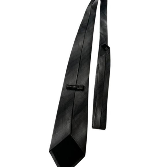 EUC Kenneth Cole Reaction mens tie 100% silk handmade wavelike pattern - Picture 4 of 7